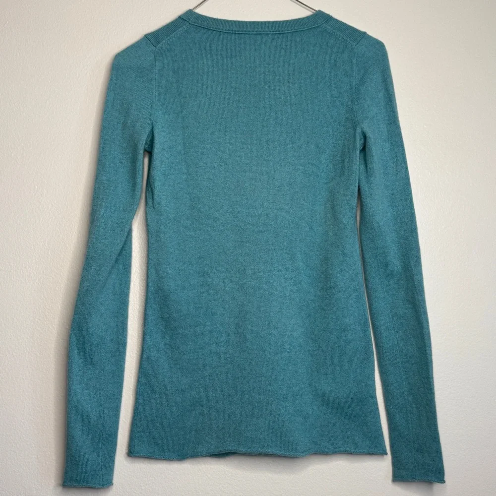 J. Crew Cashmere 100% Sweater Heather Blue Long Sleeve Women's Top Crewneck Crew - Picture 2 of 5